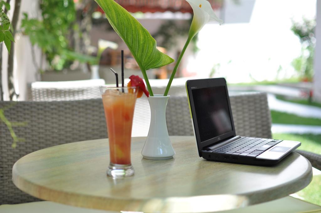 Theranda Boutique Hotel Tirana Exterior foto