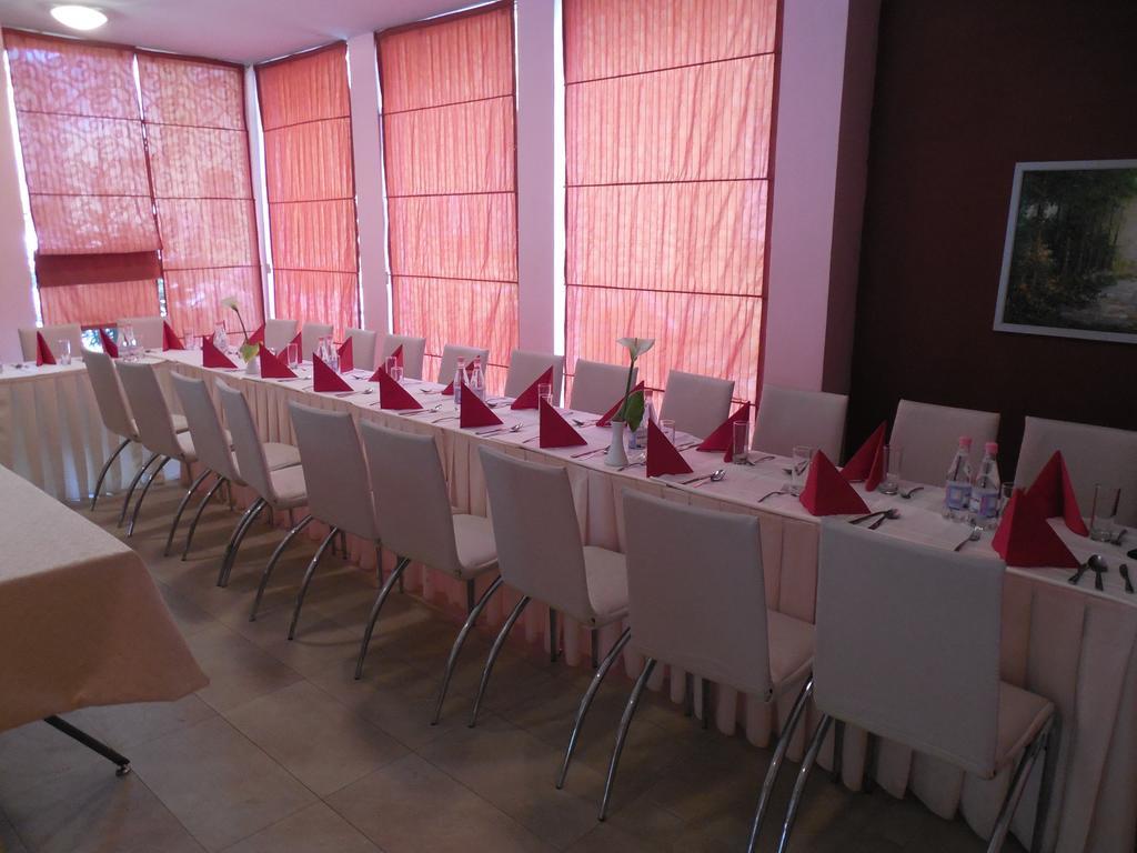 Theranda Boutique Hotel Tirana Exterior foto