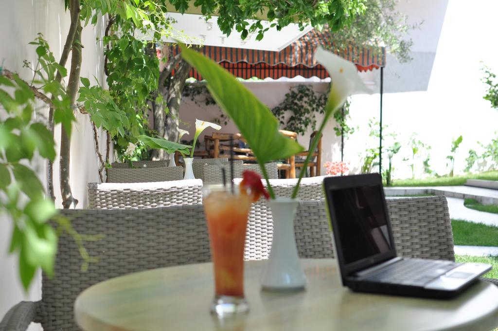 Theranda Boutique Hotel Tirana Exterior foto