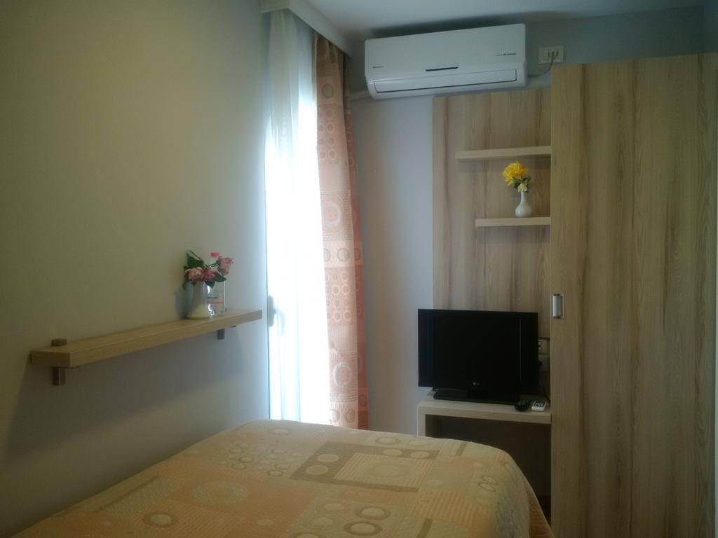 Theranda Boutique Hotel Tirana Exterior foto