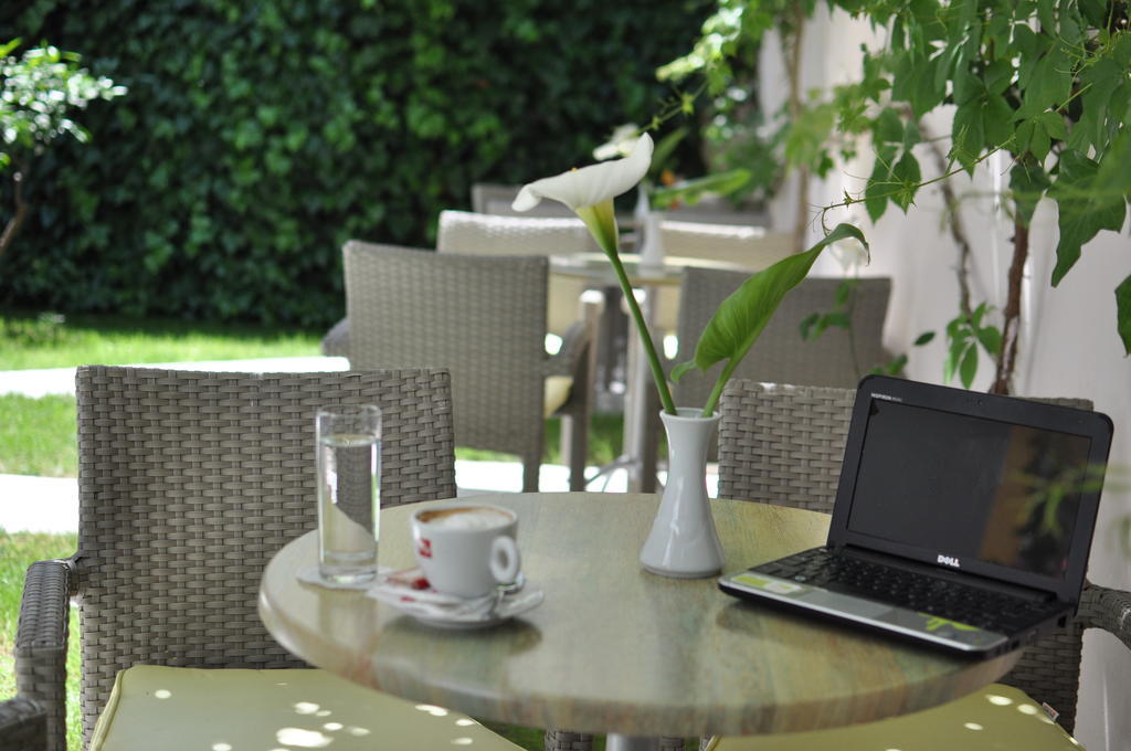Theranda Boutique Hotel Tirana Exterior foto