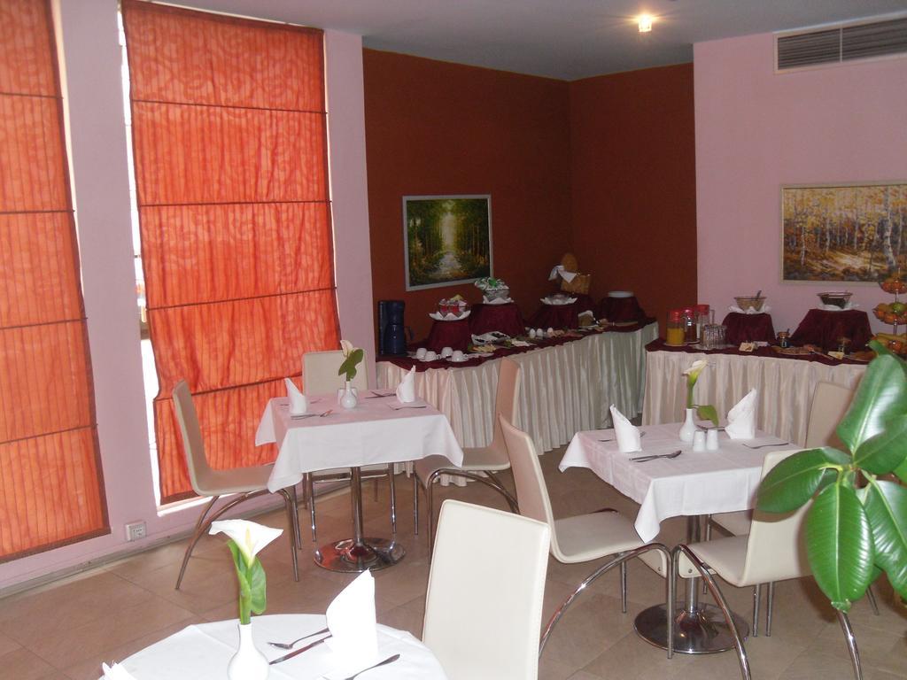 Theranda Boutique Hotel Tirana Exterior foto